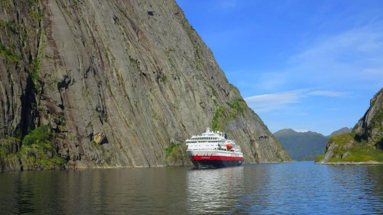 Bilder von einer der schönsten Schiffspassagen der Welt sind im Centralkino am 14. September zu sehen. Gezeigt wird der Film "Hurtigruten und Norwegen". Bilder von einer der schönsten Schiffspassagen der Welt sind im Centralkino am 14. September zu sehen. Gezeigt wird der Film "Hurtigruten und Norwegen".