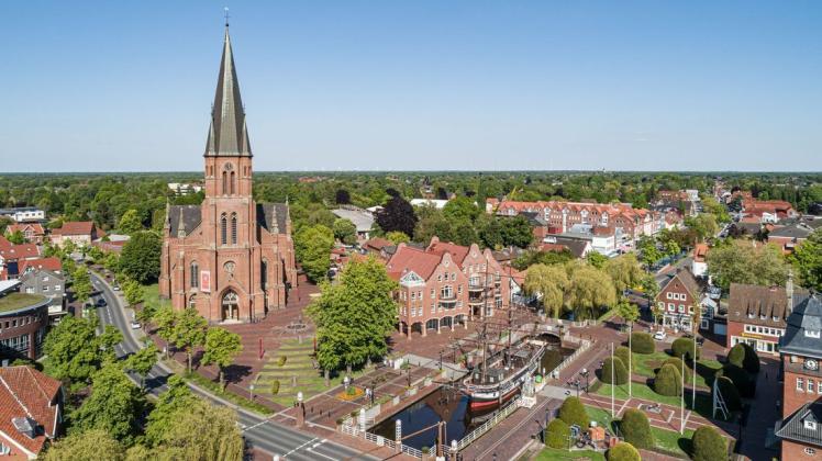 Papenburg Kalender 2022 NOZ Medien: Antonius-Kirche in Papenburg