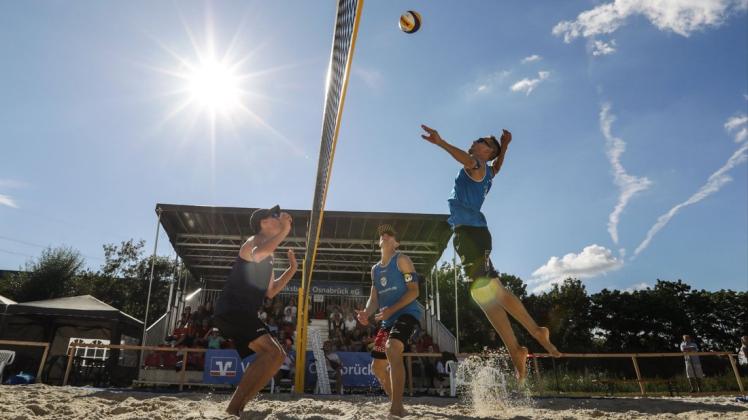 Die Premiere des Osnabrücker Volksbank-Cups im vergangenen Jahr gewannen David (rechts) und Bennet (Mitte) Poniewaz. Die Premiere des Osnabrücker Volksbank-Cups im vergangenen Jahr gewannen David (rechts) und Bennet (Mitte) Poniewaz.