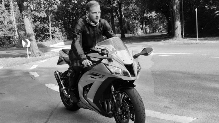 Mathias Schmidt auf seinem Motorrad. Er kam nach der Aktion "Krach für Kilian" in Rhauderfehn auf dem Rückweg ums Leben.
