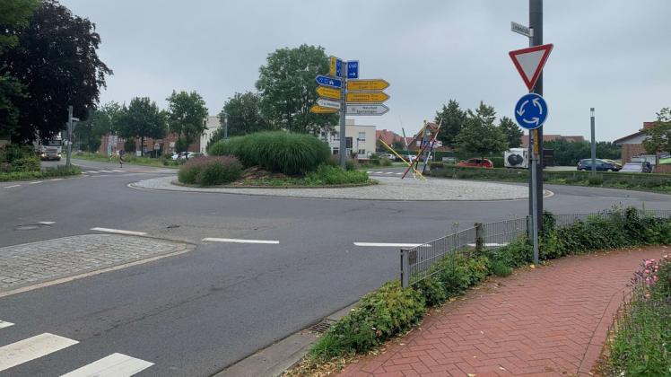 Der Kreisverkehr ist ein zentraler Punkt im Ortsteil Vörden. Bald wird er zur Baustelle.