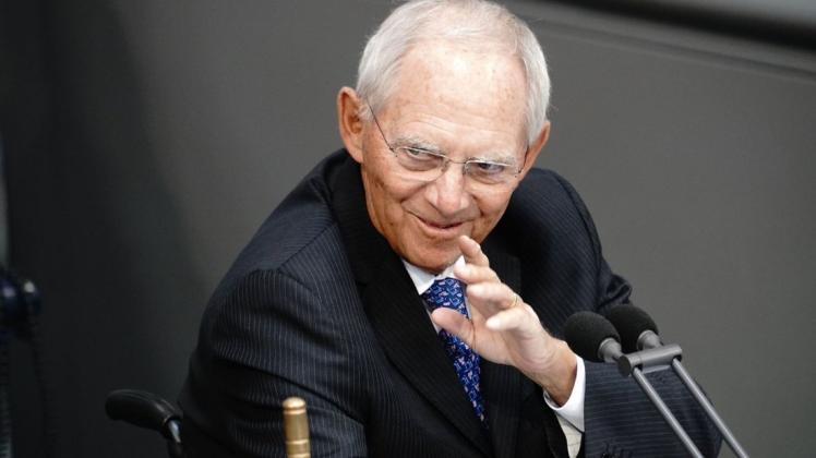 Bundestagspräsident Wolfgang Schäuble will Corona-Beschränkungen nur für Geimpfte aufheben, um das Impftempo zu erhöhen.