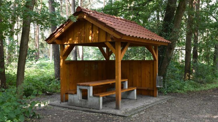48 Schutzhütten gibt es in der Gemeinde Wietmarschen. Das Foto zeigt die Hütte am Rupingorter Kirchweg.