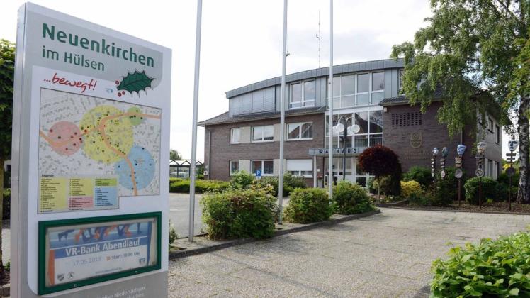 Der zukünftige Bürgermeister der Samtgemeinde Neuenkirchen wird vermutlich nicht mehr in das alte Rathaus an der Alten Poststraße in Neuenkirchen einziehen. Der Abriss ist noch für das Jahr 2021 geplant.