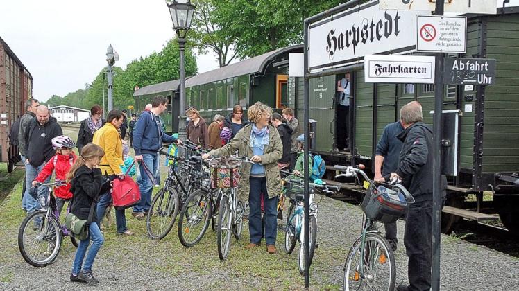 Eine "Kombitour" mit der Museumsbahn "Jan Harpstedt" und dem Fahrrad – das ist am 1. August möglich.