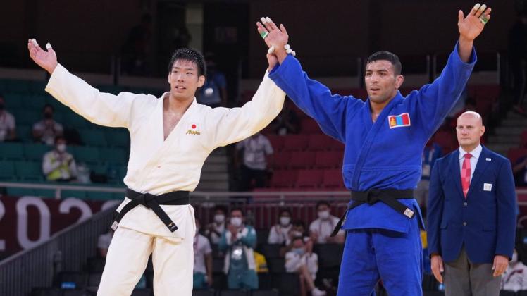 Die Finalisten der Judo-Männer (81 kg) zeigten gegenseitigen Respekt: Takanori Nagase (links) und Saeid Mollaei.