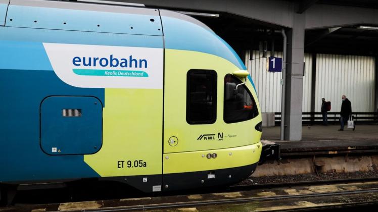 Am Donnerstag hatte die Bundespolizei mitgeteilt, dass ein Mann am Samstag aus einem Zug der Eurobahn geschubst worden sei. (Symbolbild)