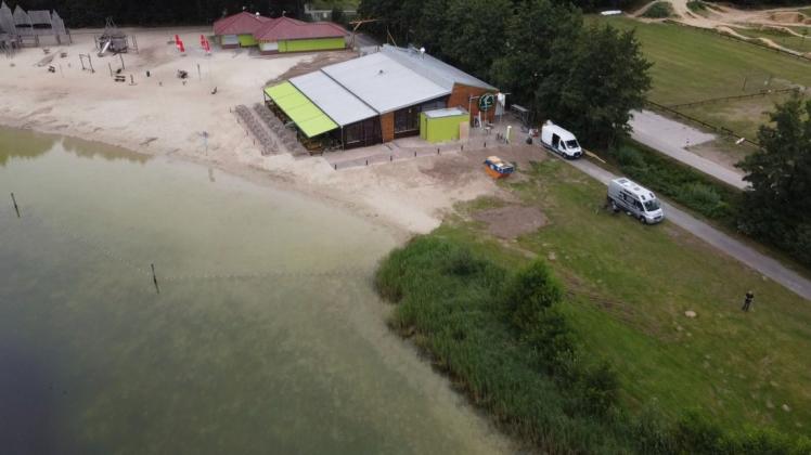 Ein halbes Jahr Bauzeit, jetzt geht es auf die Zielgerade zu: Das R-Café am Lohner Freizeitsee eröffnet am Montag.