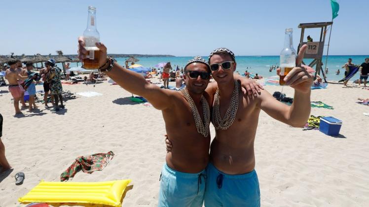Mallorca ist Risikogebiet. Welche Regeln müssen Partytouristen am Ballermann beachten? (Symbolbild)