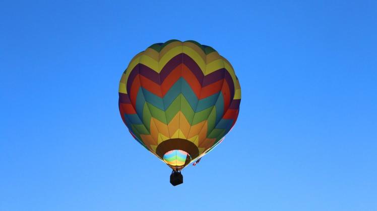 In Lingen-Darme landete am Montagabend ein Heißluftballon. (Symbolbild)