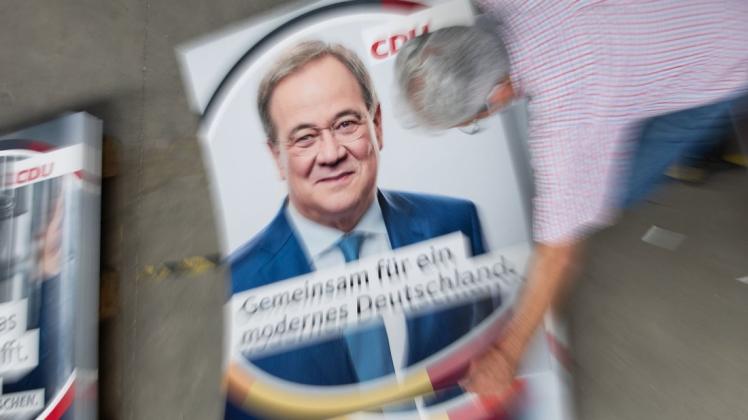 Die Wahlplakate der CDU mit einem Bild des Parteichefs und Kanzlerkandidaten Armin Laschet: Die Bundestagswahl in Deutschland findet am 26. September 2021 statt.