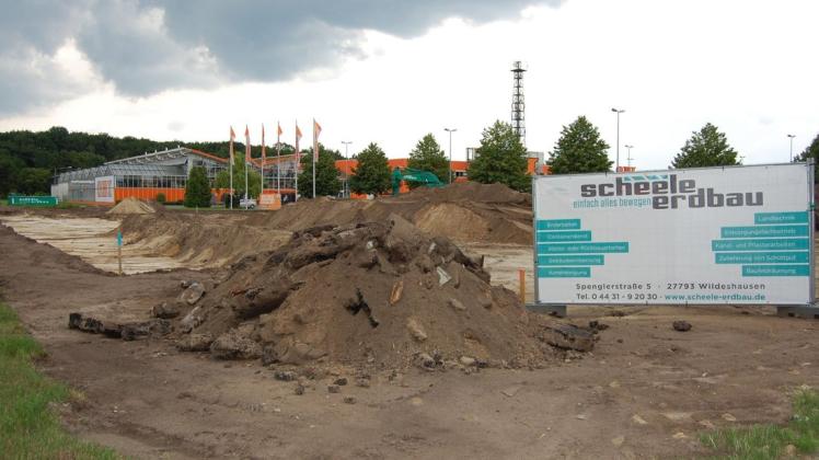 Zwischen Kaufland und Obi am Reinersweg tut sich was: Das Wildeshauser Erdbau-Unternehmen Scheele schafft gerade die Grundlage für die geplanten neuen Ausstellungsräume des Fliesenhandels Rudolph Richter.