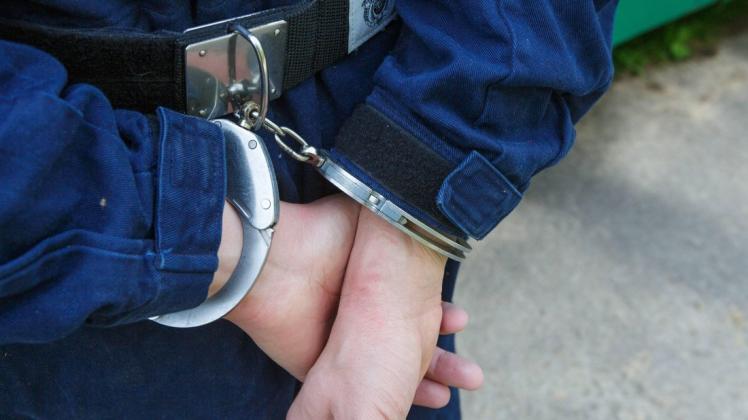 Nach seiner Verhaftung in Bremen befindet sich der Krankenpfleger in Untersuchungsghaft. Nach seiner Verhaftung in Bremen befindet sich der Krankenpfleger in Untersuchungsghaft.
