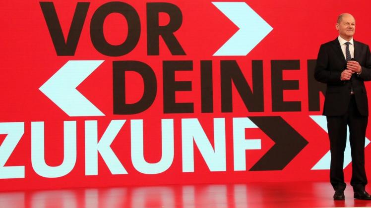 SPD-Kanzlerkandidat Olaf Scholz stellt das Wahlprogramm für den Bundestagswahlkampf vor mit dem Titel: "Aus Respekt vor deiner Zukunft".