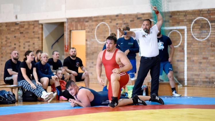 Schwerer Verlust für die Küstenringer: Judoka Robert Strohschein, der vor zwei Jahren alle seine (Ring-) Kämpfe gewann, ist zum Auftakt der Brandenburgliga verhindert. Schwerer Verlust für die Küstenringer: Judoka Robert Strohschein, der vor zwei Jahren alle seine (Ring-) Kämpfe gewann, ist zum Auftakt der Brandenburgliga verhindert.