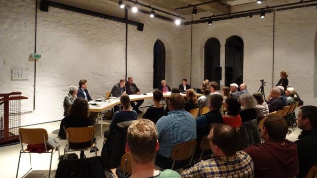 Etwa 60 Besucher nahmen am Podiumsgespräch "Wasser und Landwirtschaft" im Osnabrücker Museum Industriekultur teil. Etwa 60 Besucher nahmen am Podiumsgespräch "Wasser und Landwirtschaft" im Osnabrücker Museum Industriekultur teil.