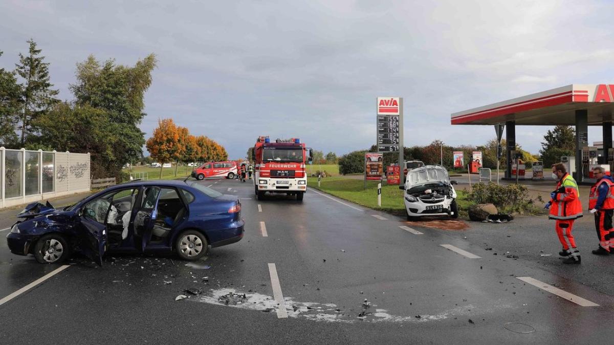 Vier Schwerverletzte Bei Unfall Auf B105 Im Landkreis Rostock | SVZ