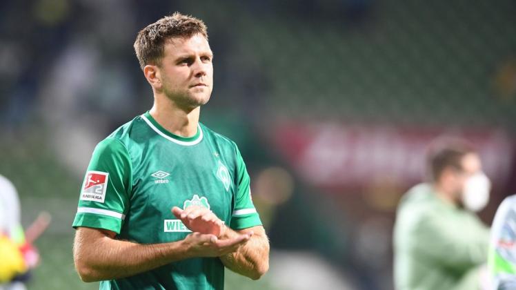 Werder Bremen hat Niclas Füllkrug nach einer Auseinandersetzung in der Kabine bis einschließlich Mittwoch vom Training freigestellt. Werder Bremen hat Niclas Füllkrug nach einer Auseinandersetzung in der Kabine bis einschließlich Mittwoch vom Training freigestellt.