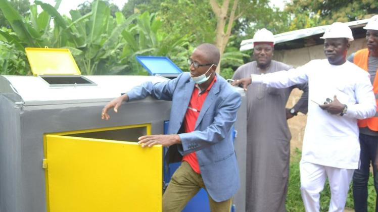 Erläutert das System der Mülltrennung in Sakodé: Umweltingenieur Saharou Tchedre.