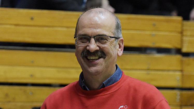 Der HSG-Vorsitzende Jürgen Janßen beklagt fehlende Trainingszeiten für Handballer in der Stadt Delmenhorst. Der HSG-Vorsitzende Jürgen Janßen beklagt fehlende Trainingszeiten für Handballer in der Stadt Delmenhorst.