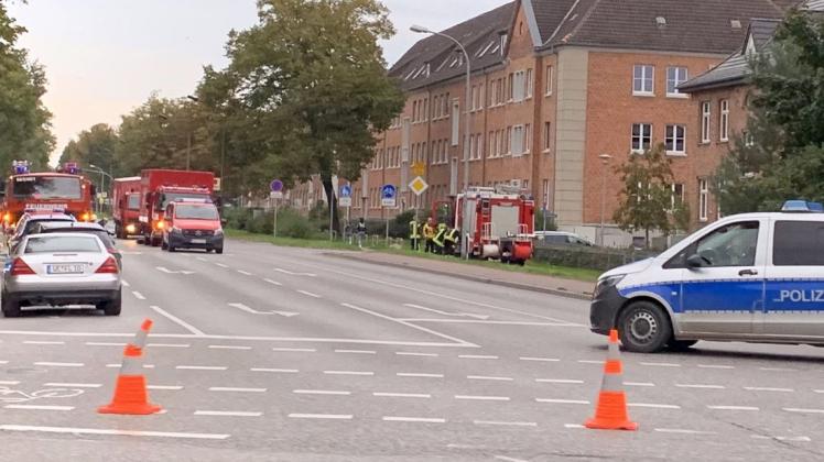 Fünf Stunden dauerte der Einsatz der beteiligten Feuerwehren des Landkreises an der Neukruger Straße.