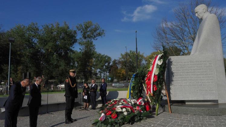 Für den 2001 von Papst Johannes Paul II. seliggesprochenen „Pastor von Majdanek“ ist in Delmenhorsts polnischer Partnerstadt Lublin ein Denkmal enthüllt worden.
