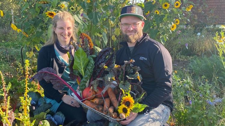 Kristina und Marc Schulte waren in der ersten Saison der Gemüsemietgärten „Wilde Möhre“ in Belm dabei und wollen ihre Kulturfläche für Bio-Gemüse 2022 verdoppeln.