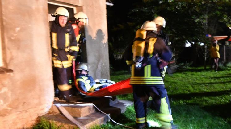 Die verletzten Personen mussten aus dem Gebäude gerettet werden.