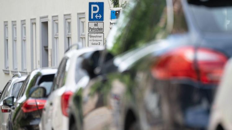 Die Stadt Tübingen hat die Anwohnerparkgebühren drastisch erhöht. Diese Diskussion wird unweigerlich auch auf die Hansestadt Rostock zukommen.