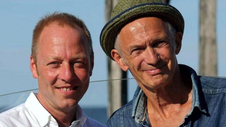 Seit mittlerweile über 50 Jahren on the road: Blues Legende Abi Wallenstein (r.) spielt mit seinem Begleiter Martin Röttger beim Rostocker Blues Festival, allerdings erst nächstes Jahr. Seit mittlerweile über 50 Jahren on the road: Blues Legende Abi Wallenstein (r.) spielt mit seinem Begleiter Martin Röttger beim Rostocker Blues Festival, allerdings erst nächstes Jahr.
