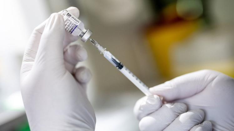 Krankenkassen-Tarife je nach Impfstatus? Experten halten den Vorstoß für rechtlich nicht umsetzbar.
