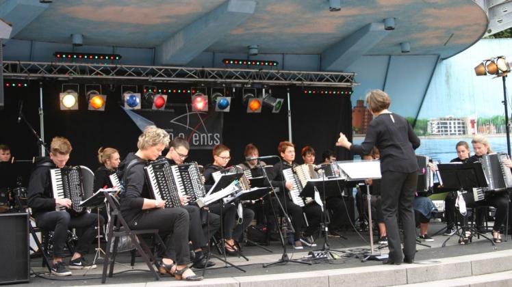 Das Akkordeonorchester Eckernförde spielte nach eineinhalb Jahren coronabedingter Pause wieder ein Livekonzert.