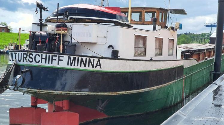 Auf dem Kulturschiff "Minna" im Boizenburger Hafen wird am Wochenende improvisiert.
