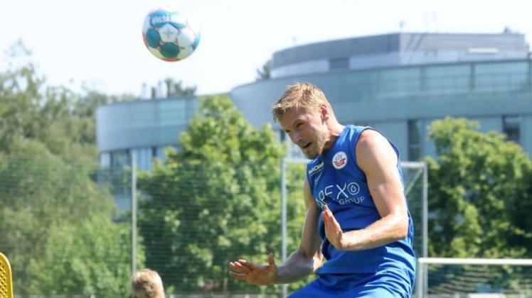 Die Rostocker um Hanno Behrens haben in der Länderspielpause gut trainiert und wollen am Sonntag gegen den Ex-Club des 31-Jährigen, den SV Darmstadt 98, endlich den ersten Heimsieg einfahren.
