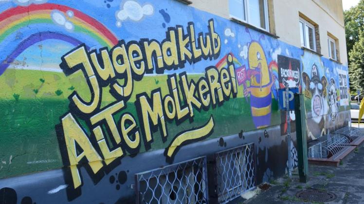 Der Gebäudekomplex Alte Molkerei am Güstrower Ulrichplatz soll für insgesamt 6,2 Millionen Euro komplett saniert werden.