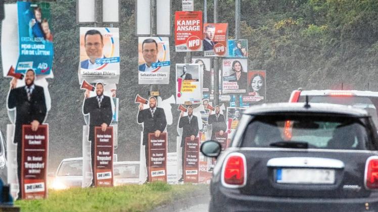 An Plakaten zum Wahlkampf mangelt es nicht, wie hier in der Ludwigsluster Chaussee in Schwerin.