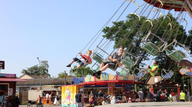  Erster Jahrmarkt in Pinneberg seit Corona begeistert Kinder Motiv 