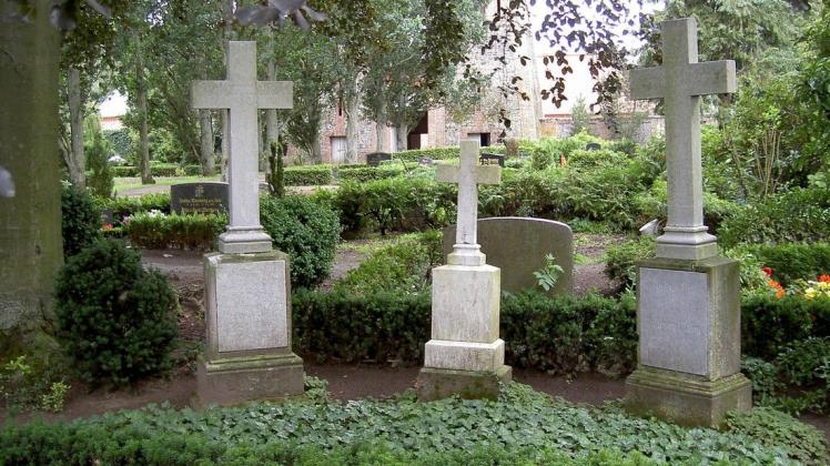 Die Grabstelle der Familie Winterfeld-Platen auf dem Ludwigsluster Friedhof