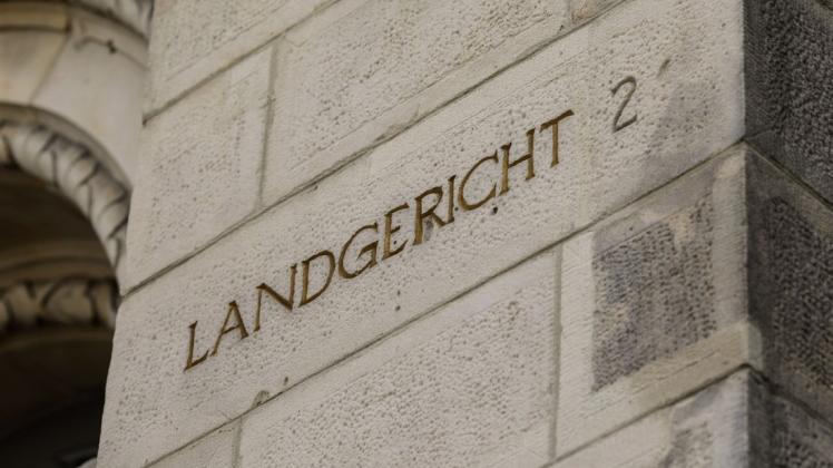 Zwei Männer aus Hasbergen stehen vor dem Landgericht Osnabrück wegen illegaler Abfalllagerung.