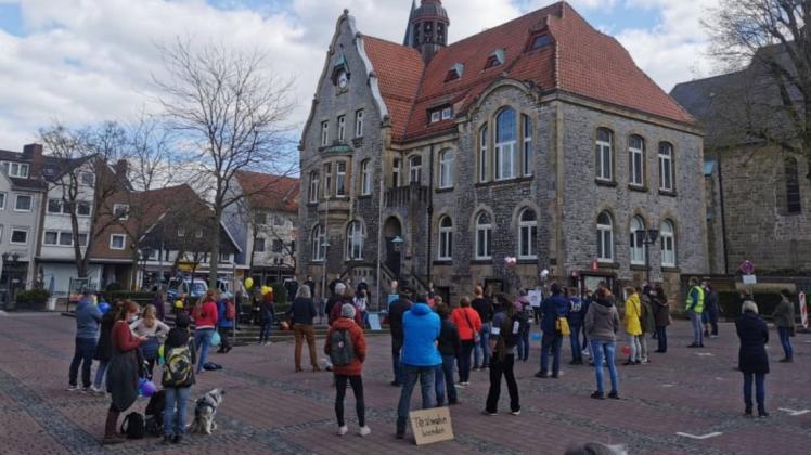 Am Sonntag gab es am Meller Rathaus eine Protestaktion.