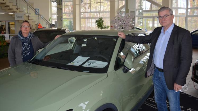 Fordern die sofortige Wiedereröffnung der Autohäuser in MV: Renee Werner, Geschäftsführerin des Verbandes des Kfz-Gewerbes MV, sowie Verbandspräsident Udo Hintze.
