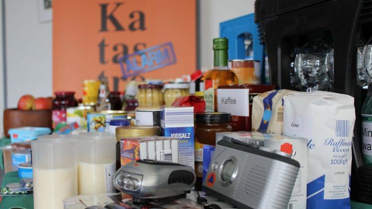 Radio, Lebensmittel und Taschenlampe: Im Katastrophenfall müssen Sie einiges vorrätig haben. Radio, Lebensmittel und Taschenlampe: Im Katastrophenfall müssen Sie einiges vorrätig haben.