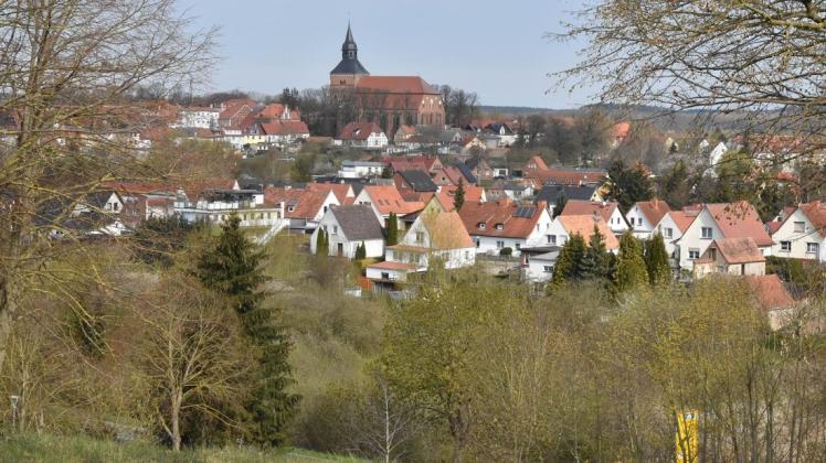Blick vom Kugelberg auf Sternberg. Hierher spazieren viele Einheimische und Touristen.