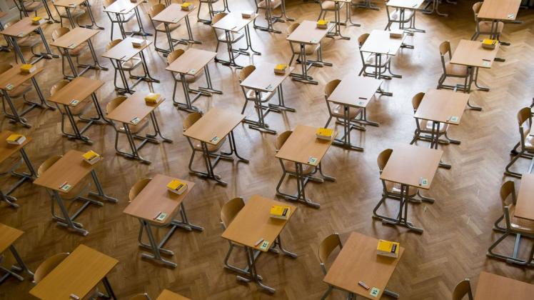 Weil Schüler im Jahr 2020 Abitur-Aufgaben gestohlen hatten, musste das Kultusministerium bayernweit neue Aufgaben stellen.
