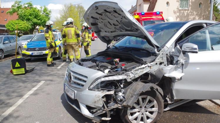 Bei dem Unfall war ein 81-Jähriger plötzlich in den Gegenverkehr geraten.