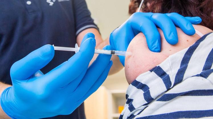 25 Euro pro Impfung – das kassierte ein Arzt von seinen Patienten.