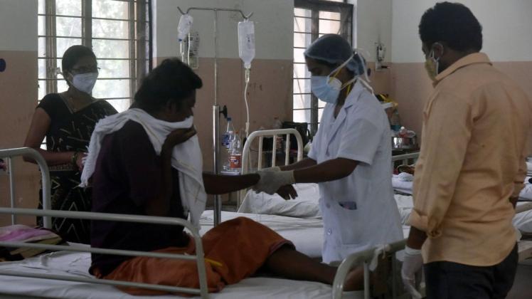 Indien ist durch die Corona-Pandemie schwer getroffen; nun verschärft eine seltene Pilzkrankheit die Situation.
