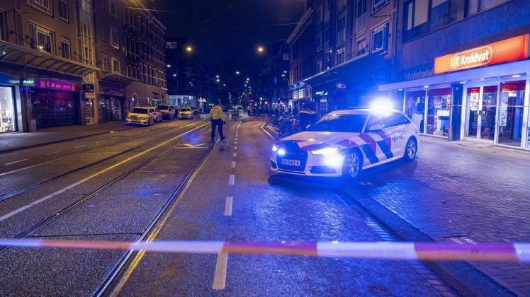 Messerangriff in Amsterdam: Die Polizei sperrte das Gebiet ab.