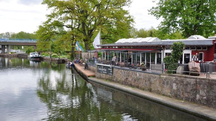 Das Restaurant Fackelgarten in Plau am See hat Pfingsten geöffnet.
