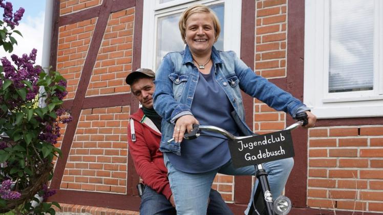 Björn Gieratz und Franka Rosenkranz nehmen Fahrt auf. Auch auf dem eigenen Fahrrad soll es durch die Gegend gehen.